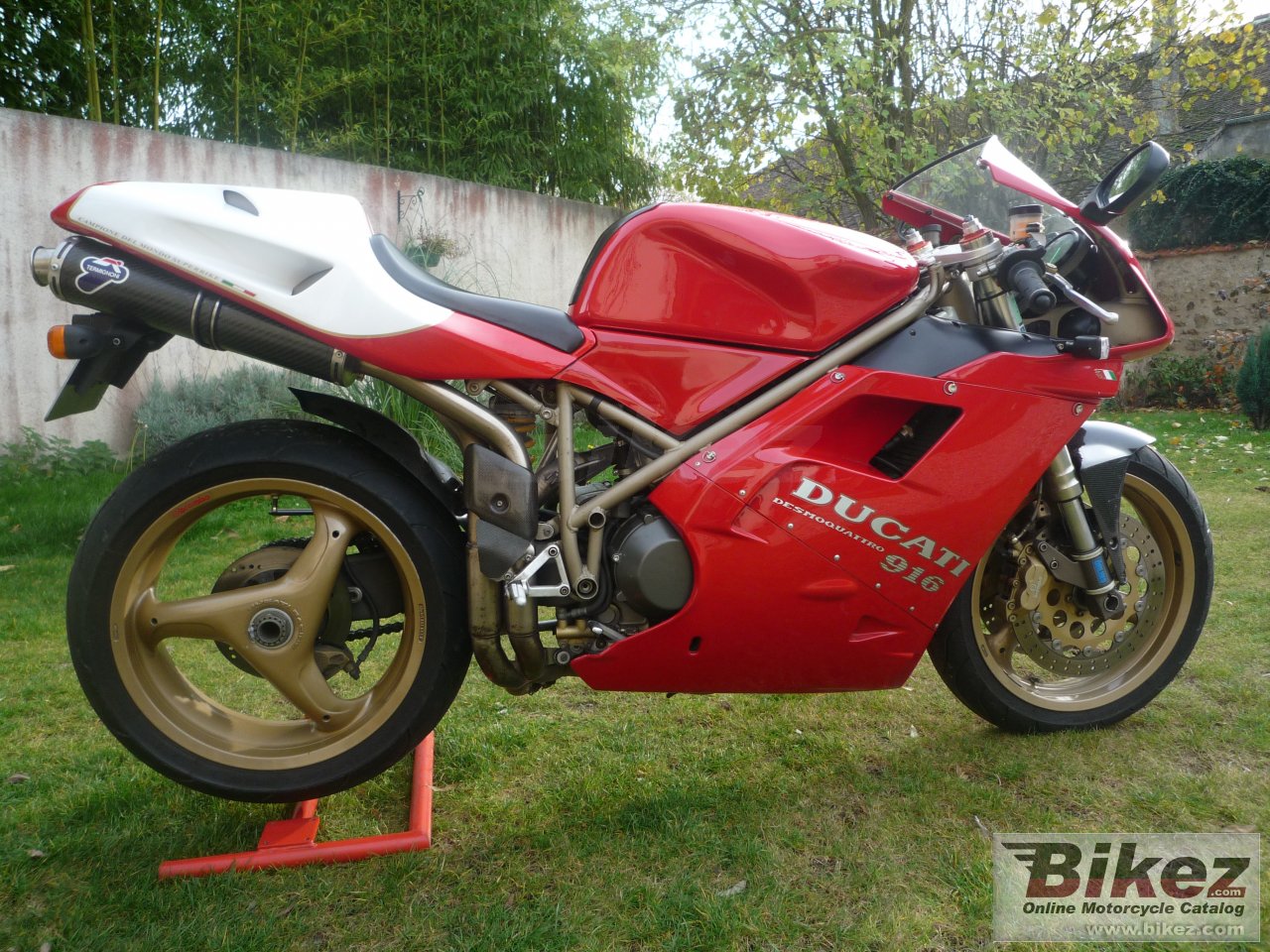 Big  916 biposto picture and wallpaper from Bikez.com